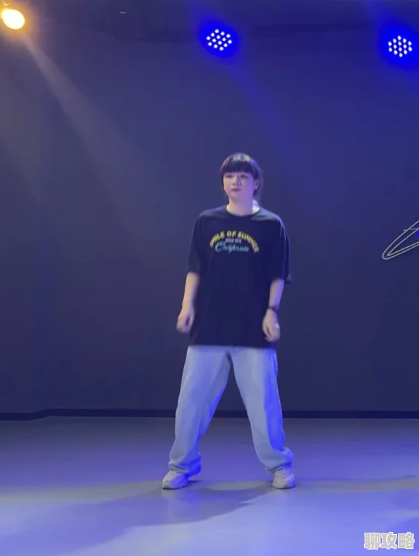 swag弯弯原名swag霖霖爱吃鱼