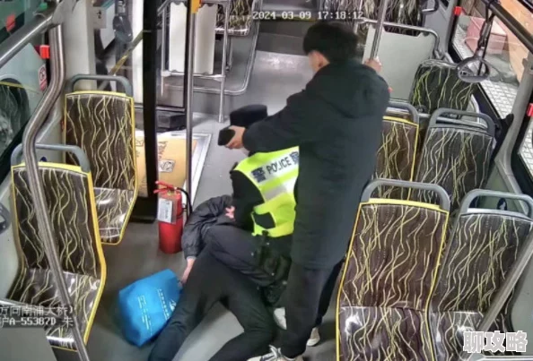 公交车上嗯啊原来是他在做心肺复苏救人一命 公交车上嗯啊原来是他在做心肺复苏救人一命